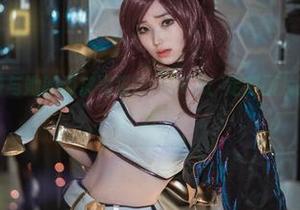 Bambi(밤비)与她的调皮黑猫DJAWA：定制图片揭开顽皮的面纱