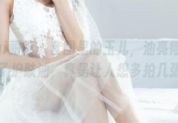 Ligui丽柜 – 套图里的玉儿，油亮得像刚抹了护肤油，真是让人想多拍几张！