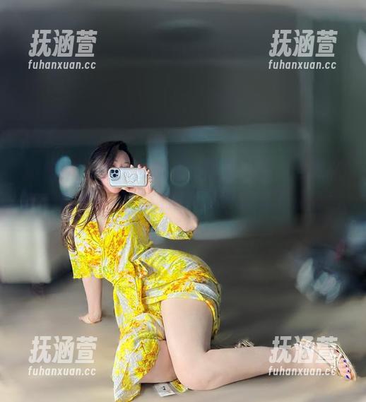 MIYA 微密圈 - 私拍MIYA:女王风范,谁说私拍只能在卧室?她把厨房也变成了时尚秀场!