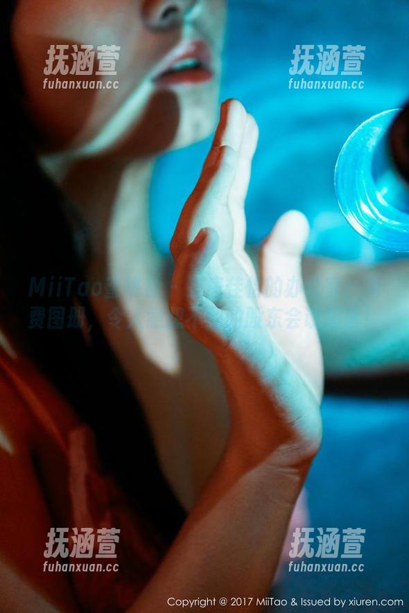 MiiTao蜜桃社-唐佳怡 MiiTao蜜桃社 - 来唐佳怡的办公室:免费图册,令人意想不到的股东会议趣事!