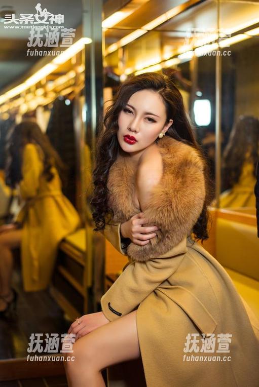 TouTiao头条女神-大蜜蜜 TouTiao头条女神 - 当大蜜蜜遇上奶牛:在线高清记录那些令我脸红的瞬间!