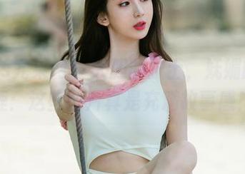 UGirls尤果网 – 大胆的护士，妩媚的孟狐狸：这些图片真是充满故事感！