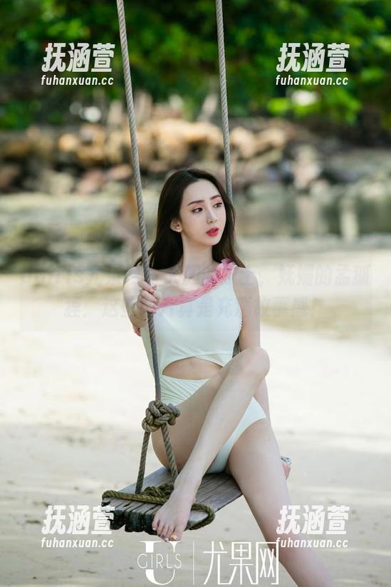 UGirls尤果网-孟狐狸 UGirls尤果网 - 大胆的护士,妩媚的孟狐狸:这些图片真是充满故事感!