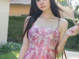 Xiuren秀人网 – 品味夏笑笑Summer的写真：裤里丝让人一秒心动，这也太绝了吧！