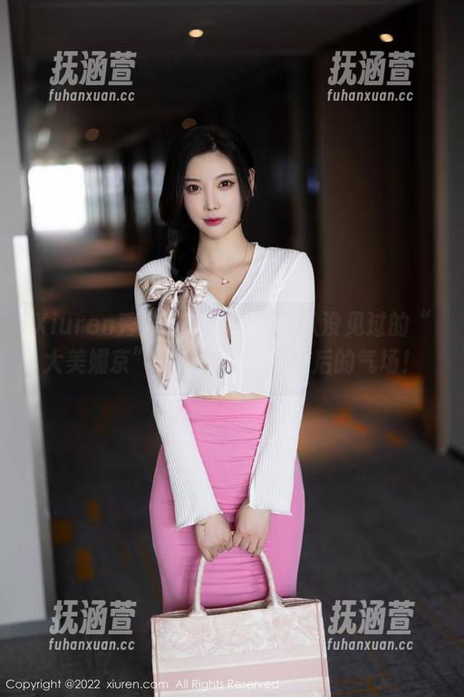 Xiuren秀人网-大美媚京 Xiuren秀人网 - 这就是我从没见过的“大美媚京”,看她穿上网袜后的气场!