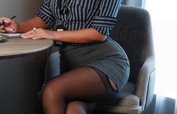 Xiuren秀人网 – 杏子Yada+体操服=精选。今天的灵感来源于沙发上的一袋零食，哈哈！
