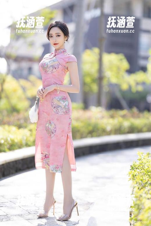 Xiuren秀人网-林文文yooki Xiuren秀人网 - 林文文yooki的写真:温柔得仿佛在说‘来,给我一个拥抱’!