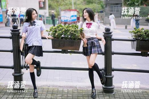 YouMi尤蜜荟 - 熊小诺空姐：原图让我意犹未尽，图包里藏着更多梦幻