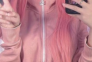 进入roroki骷髅姬的校服梦境——高清写真，低调又不简单！