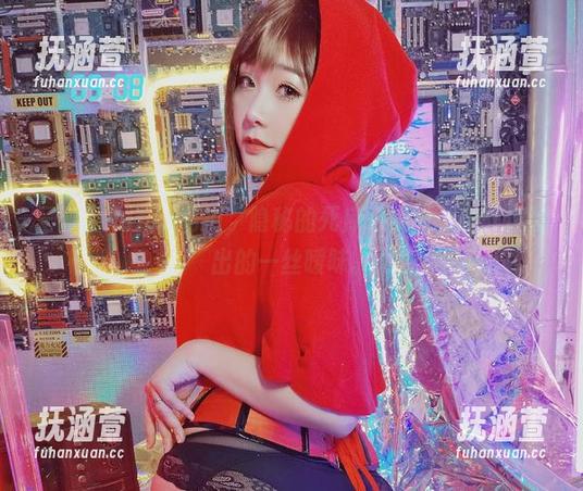 三刀刀miido私拍，隐秘的死库水美图，意外透露出的一丝暧昧。