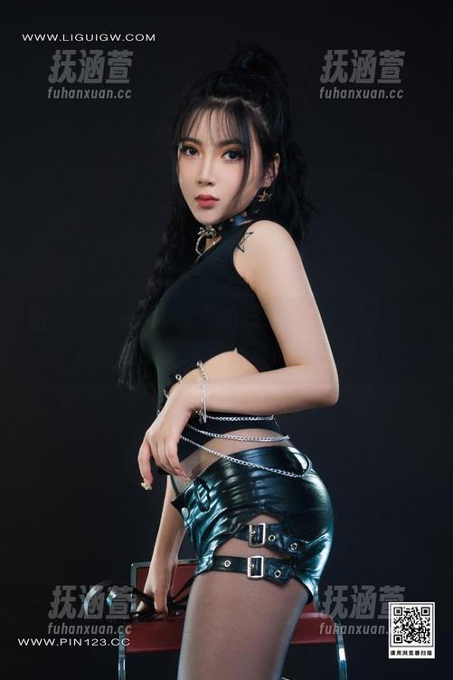 丽柜-允儿 丽柜 - 无圣光+允儿的吊带=一场让人心跳加速的图集冒险,想不想试试?