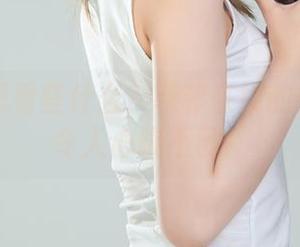 丽柜 – 想看些什么？菲菲在线的美腿作品令人心跳不已！