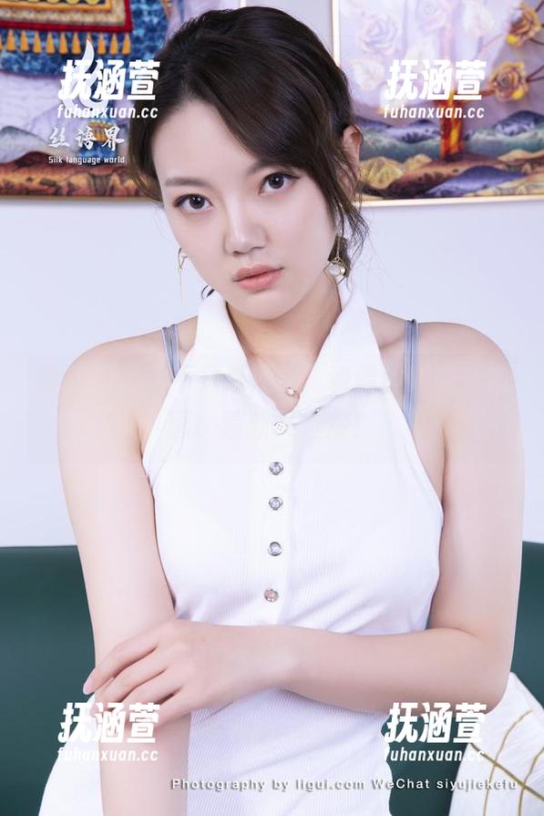 丽柜-钟晴 丽柜 - 运动不只是汗水,看看钟晴最新套图,清新又自然!