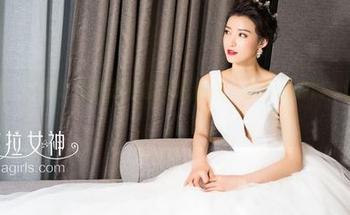 克拉女神 – 婇妮长脚夹趾鞋的高清合集，忍不住想说，谁敢不爱？