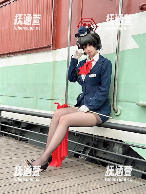 凉凉子的丝袜魔法，最新图片带你走入不同的世界！