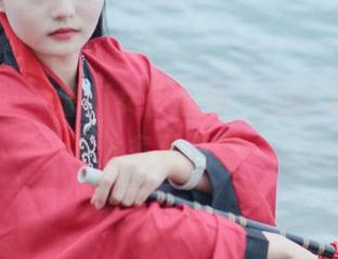 初夏女神 – 最新女仆系列，点点又让人忍不住多看几眼…