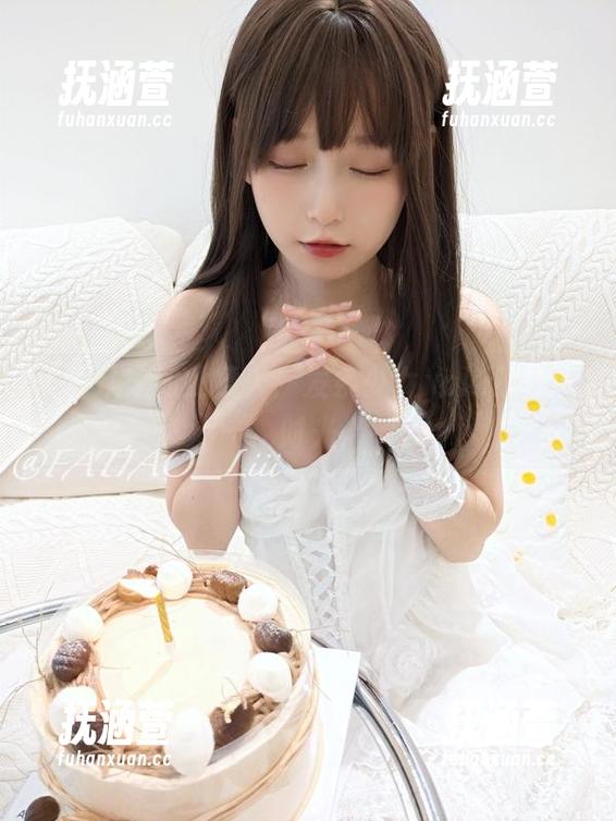美图从未如此撩人：发条少女yoki的内衣时光
