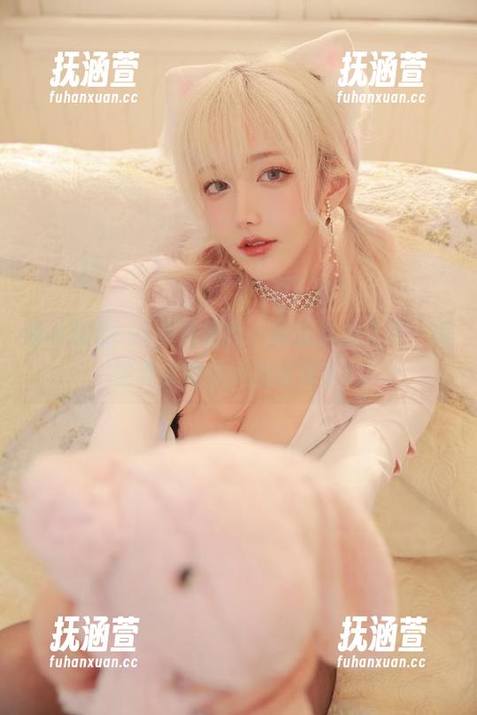 啾小妍Deer 啾小妍Deer美图更新,制服魅力无限,感觉要被她的风格征服了!
