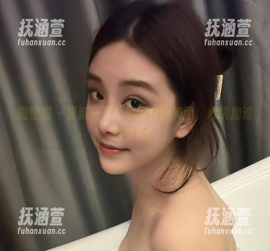 奶雯 微密圈 - 更新一下!奶雯白丝美图,心跳加速的节奏!