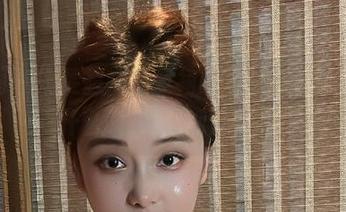 微密圈 – 奶雯超短黑皮裙图包，带你体验一下什么叫“抓住眼球”。