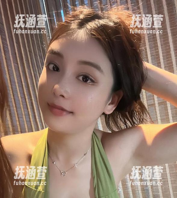 奶雯 微密圈 - 奶雯的写真,果冻般的柔软,带点小调皮?