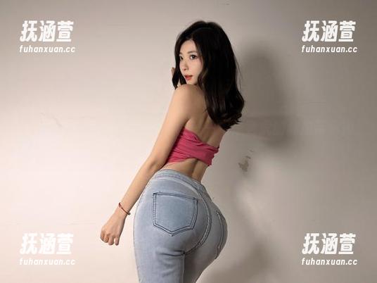 微密圈 - 图片里的高跟蜜桃——妮是老虎的私拍带你遨游