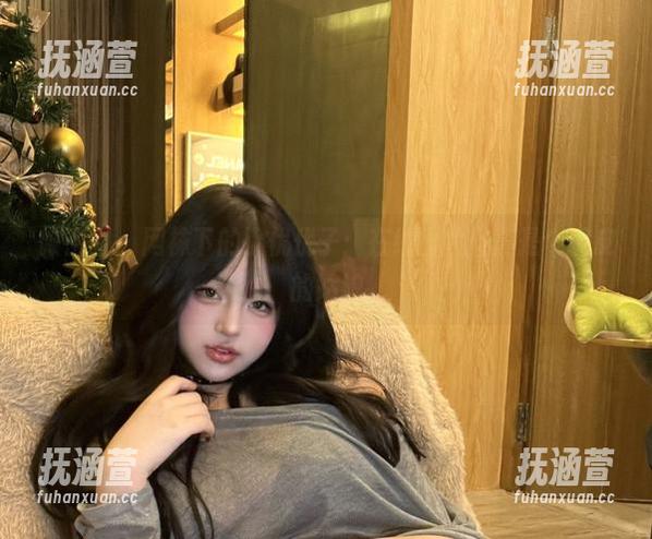 小优优子 微密圈 - 网袜下的小优优子:在线图片,真是个调皮的姑娘