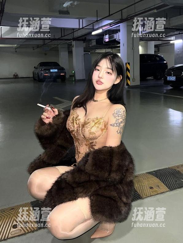 小优优子 微密圈 - 观看小优优子的厨娘大制作,连面粉都被她的魅力吸引了!