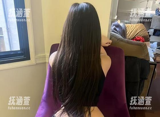 微密圈 - 制服也有春天？小优优子的私拍套图告诉你！