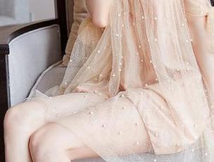 尤蜜荟 – 沈善熙的红裙套图：这不是简单的服装，是一种无法言喻的魔力