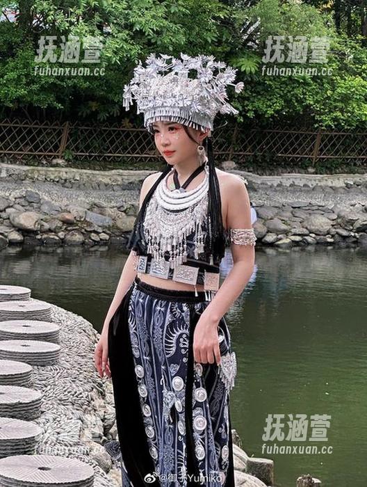 网盘里的“死库水”也太撩了，御子Yumiko的写真简直让人心动。