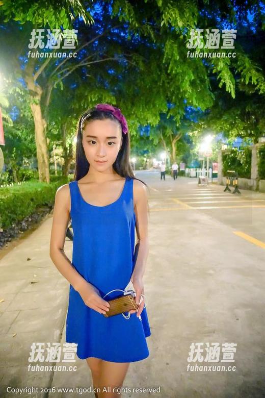 推女神 - 浴缸里的王语纯写真：阳光、泡沫，还有些许捉摸不定的默契