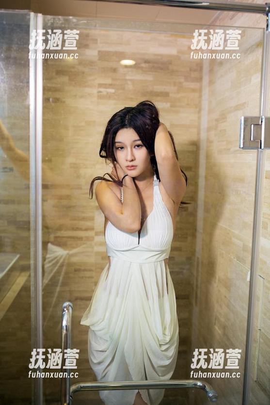 推女郎 - 新来的谭冰美足美图，更新得让人心跳加速，心中默念‘我也想这样’。
