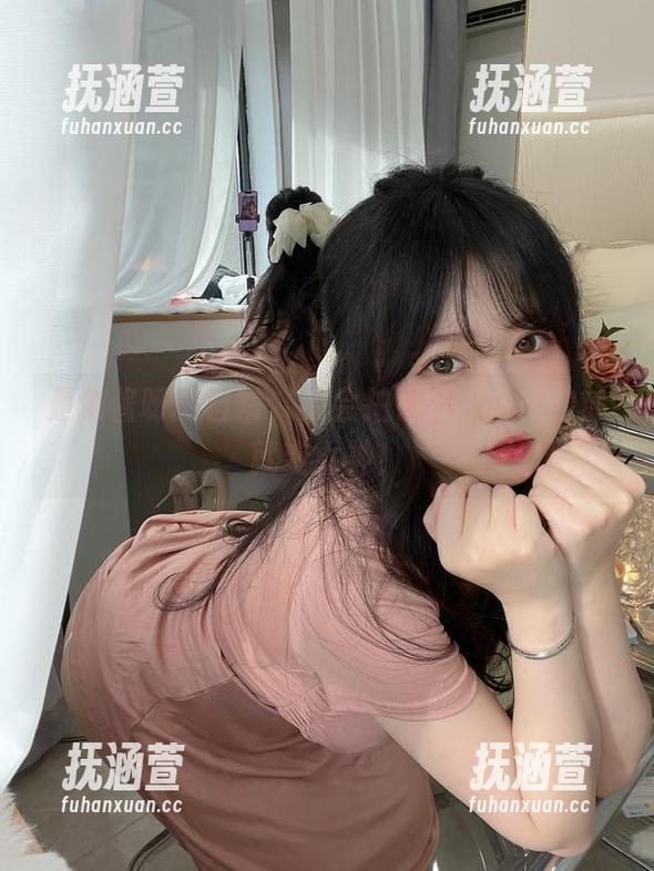 是依酱呀 是依酱呀的日常,太会拍了,cos一秒钟就变女神!