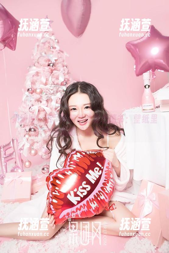 果团网 - 龚玥菲和她的黑色情书：壁纸里偷藏的美丽瞬间！
