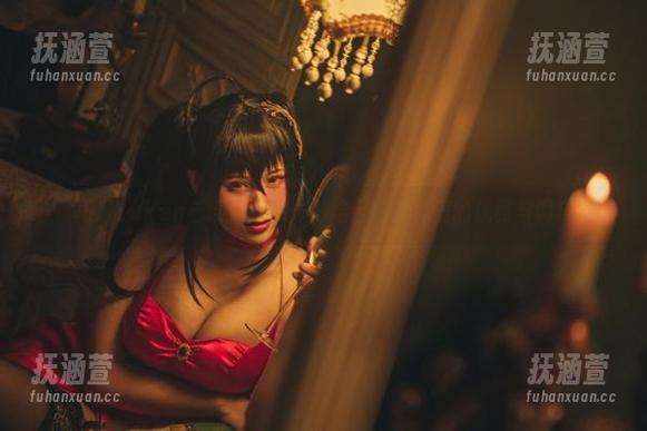 柘烟Zuken与连体衣的奇妙结合：写真里的优雅与调皮