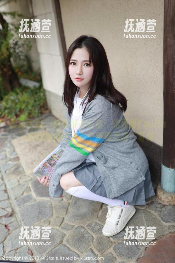 模范学院 - 神奇的办公室：兜豆靓Youlina教你如何在工作中找到灵感！写真