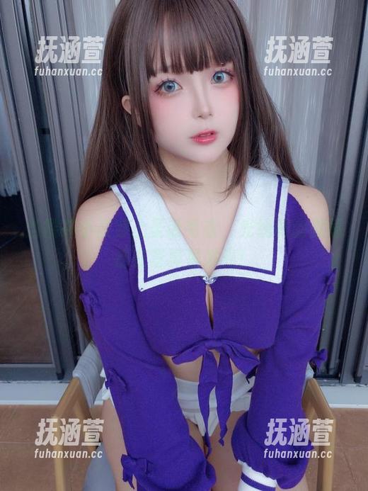 当樱井小莜穿上圣诞毛衣，光线和幽默感都在写真里发光！