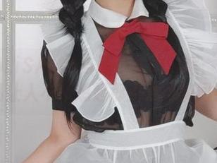 洛璃LoLiSAMA与狼少女的邂逅：她的作品让人不禁想起那些野性瞬间！