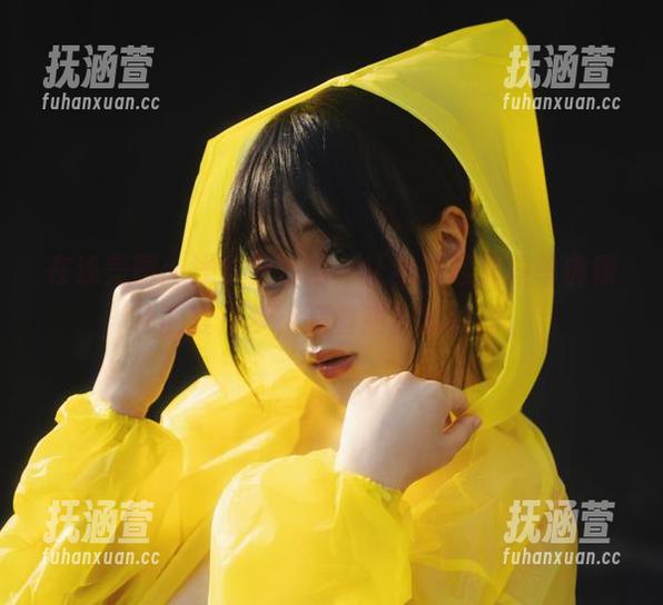 浅安安 在线美图:浅安安姐姐,让我想起那些单曲循环的夏日梦,那些甜蜜的瞬间。