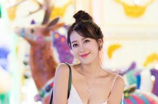 爱蜜社 – 忘记一切烦恼，来看杨紫嫣这张私房图包，JK的魅力太迷人