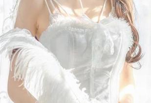 王羽杉抹胸浴缸：免费套图，带你进入梦幻水世界
