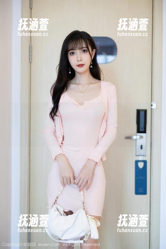 秀人网-Jennifer小若 秀人网 - Jennifer小若的运动私拍:运动和她之间的化学反应,让我有点想报名健身班!