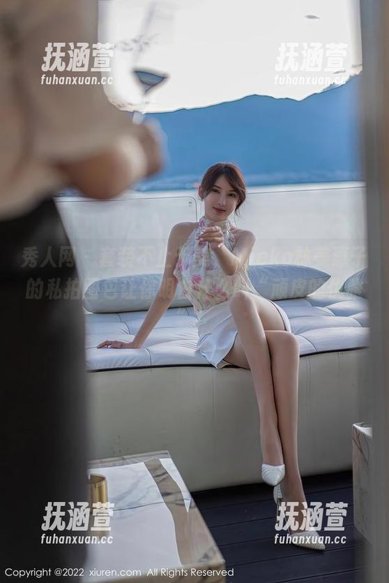 秀人网-Mieko林美惠子 秀人网 - 套装不止于美,Mieko林美惠子的私拍图包让你明白什么叫“顽皮的优雅”!