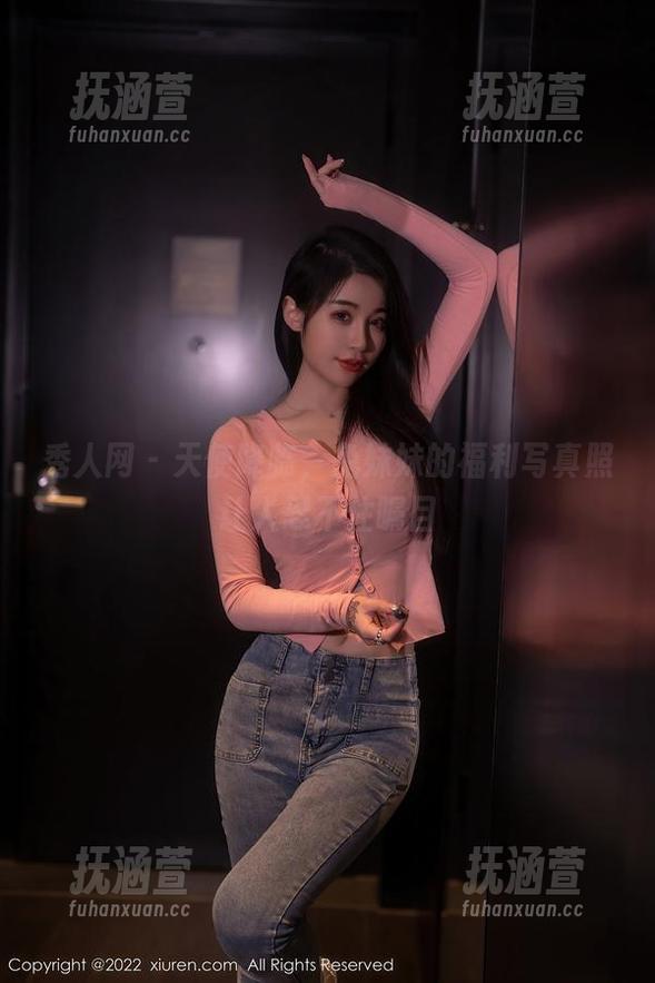 秀人网 - 天使降临，兔妹妹的福利写真照让人忍不住瞩目