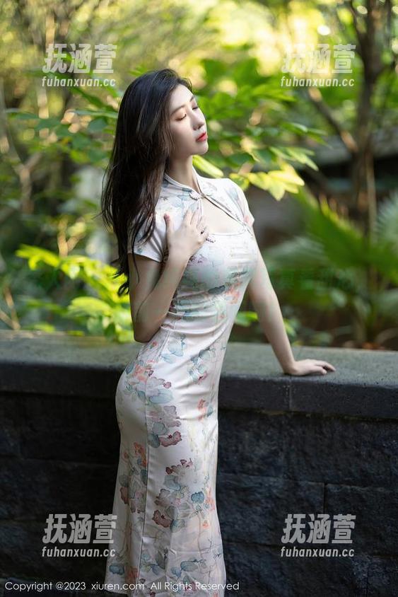 秀人网 - 从小兔纯纯的私房写真看甜心，眼前一亮的瞬间啊！