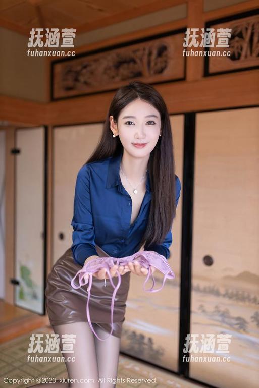 秀人网-徐莉芝Booty 秀人网 - 每次看到徐莉芝Booty的短裙美腿写真,就忍不住心里嘀咕:这怎么可以这么好看?