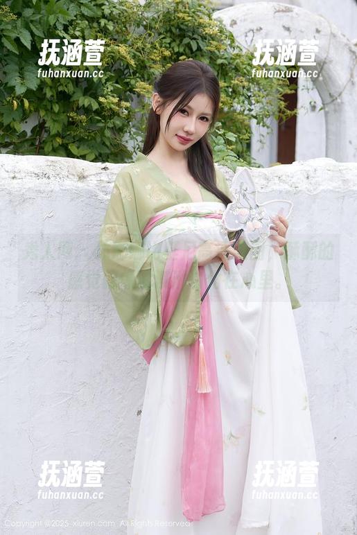 秀人网-沐娜娜 秀人网 - 沐娜娜比基尼高清美图,酥酥的感觉就像冰淇淋融化在心里。