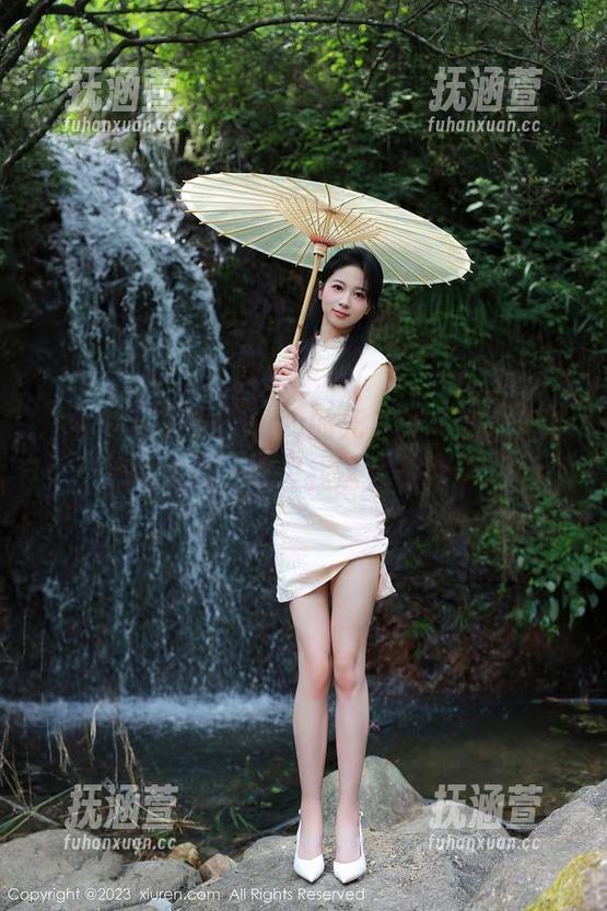 秀人网-筱慧cindy 秀人网 - 筱慧cindy的死库水套图:无圣光的魔力,哪里找这样的绝配?
