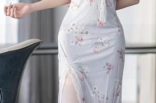 秀人网 – 赤间菀枫的美图：空姐制服下的晴空万里，不止是飞行！